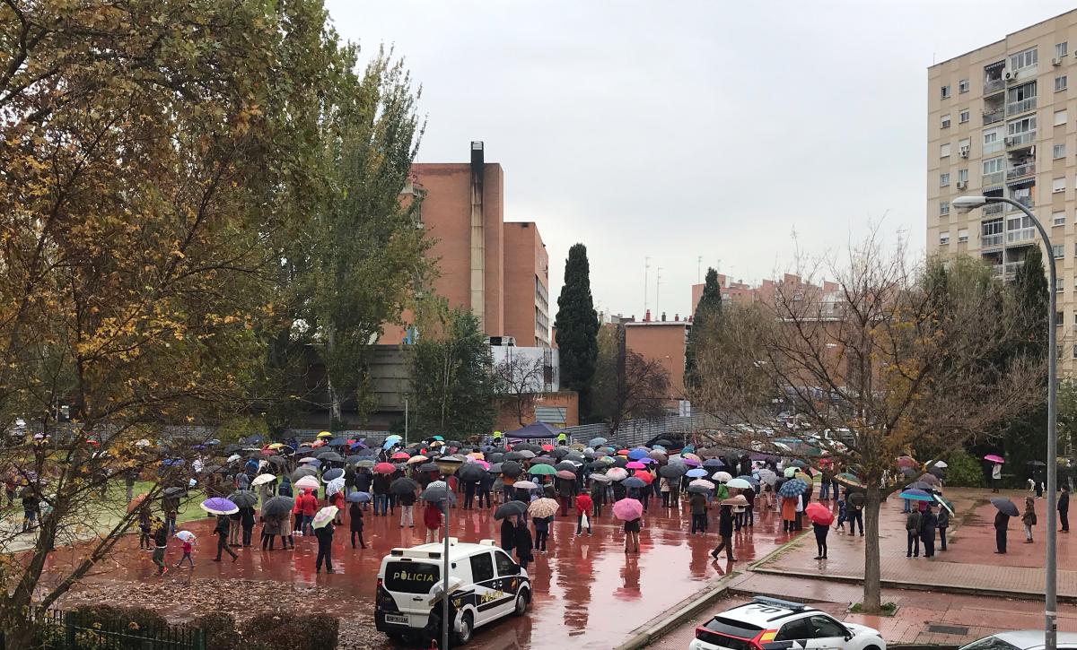 Cientos de personas se manifiestan en Alcal de Henares en defensa de la sanidad pblica