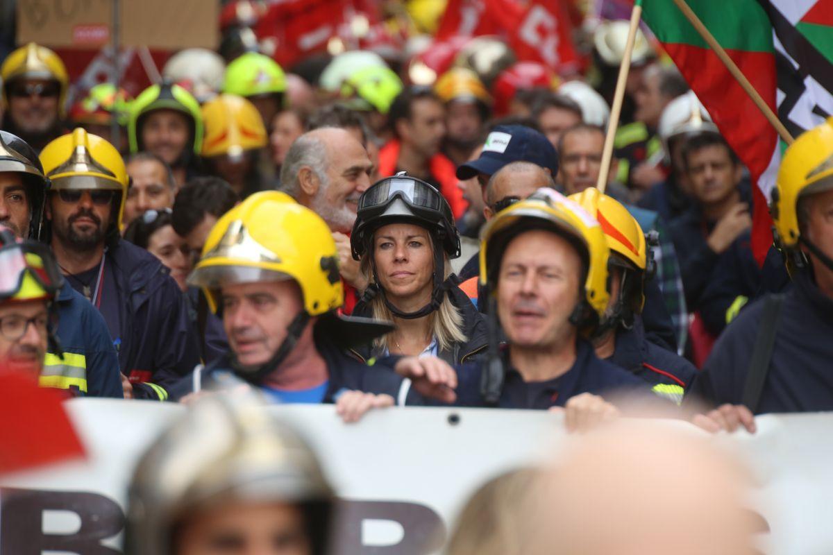Manifestacin en Madrid por una regulacin estatal consensuada para los bomberos