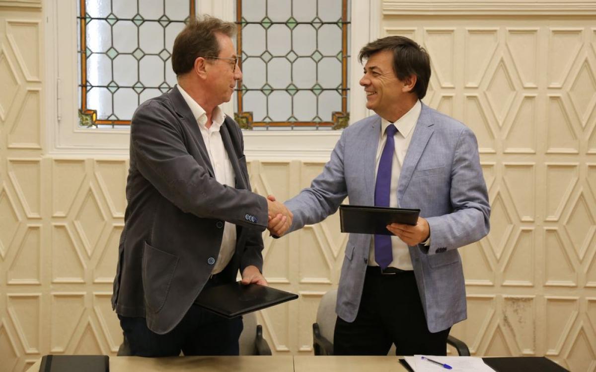 Junio. Firma del convenio entre CCOO Madrid y la Universidad Complutense por el mster de Relaciones Laborales