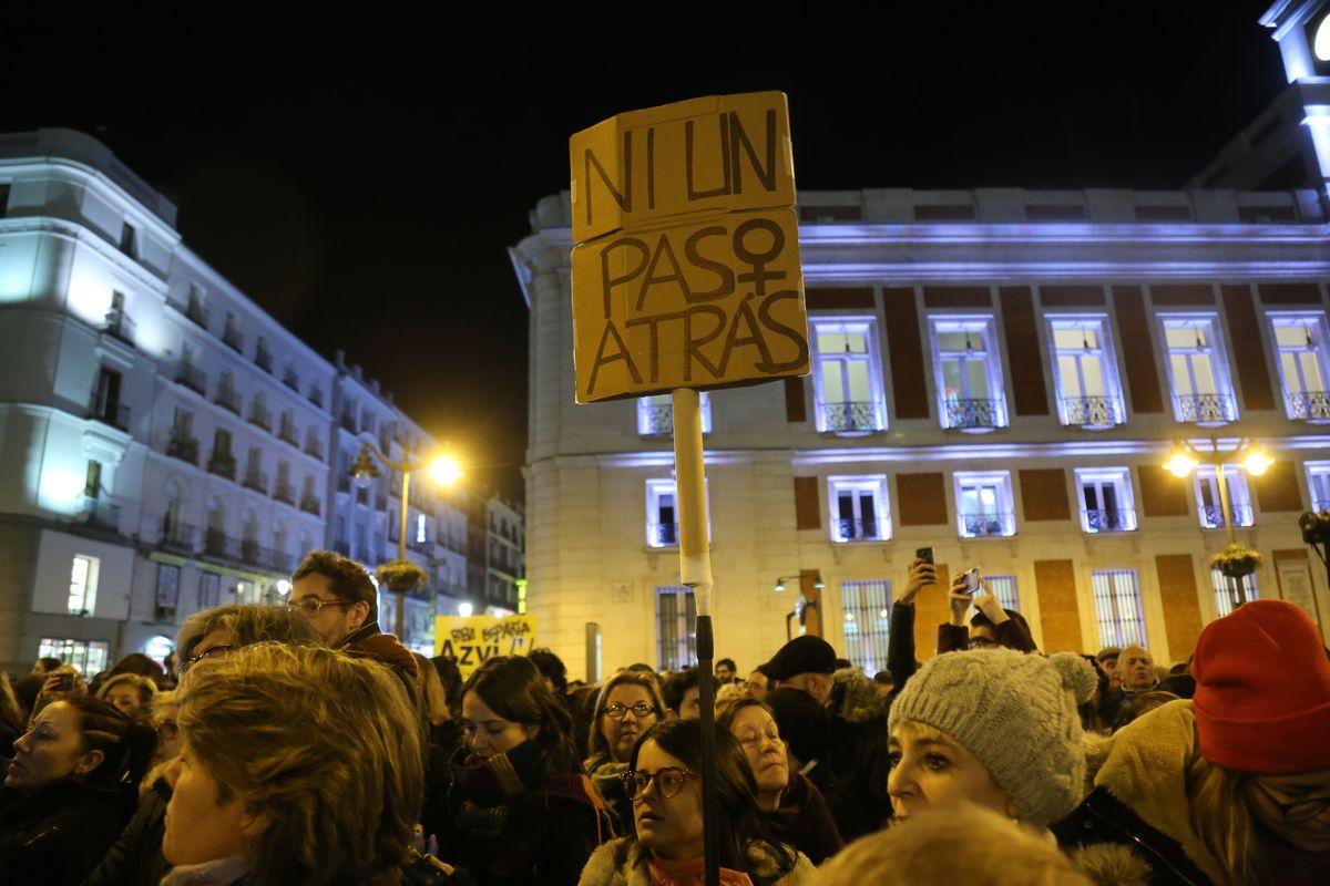 Concentracin feminista en Madrid: Ni un paso atrs en derechos!