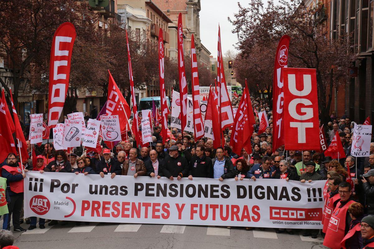 Manifestacin por unas pensiones dignas en Alcal de Henares