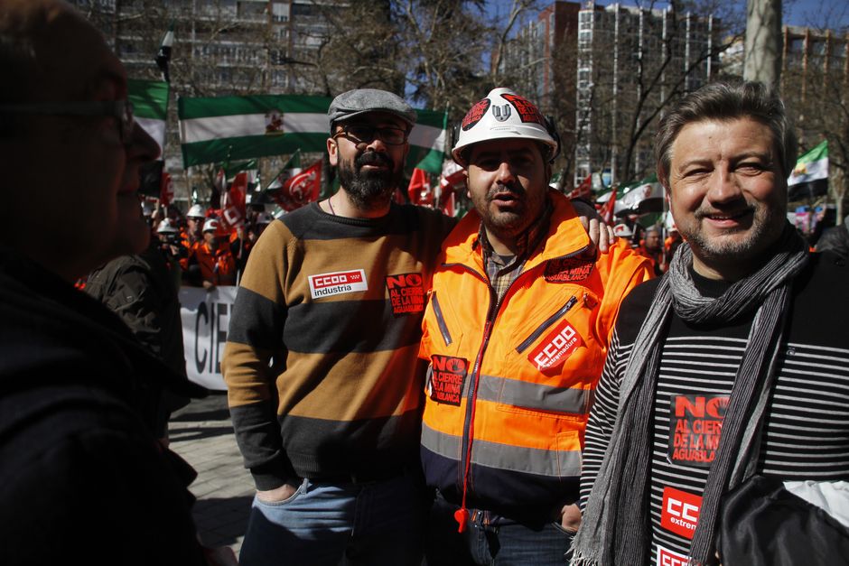 Manifestacion de mineros de Aguas Blancas frente al Ministerio de Industria en Madrid