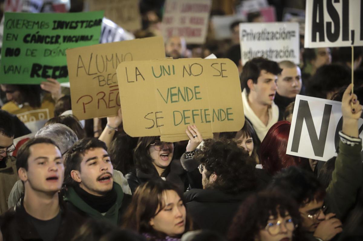 Noviembre 2025. Manifestación en defensa de la Universidad Pública madrileña