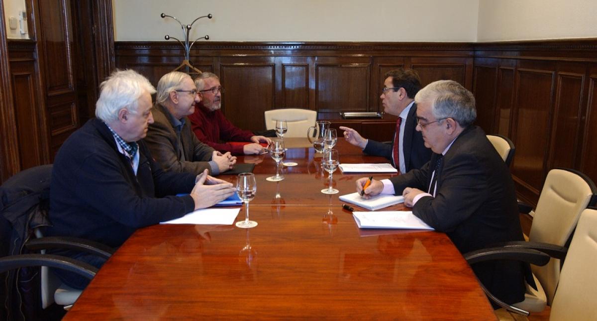 Javier Velasco, Máximo Blanco y Ángel Jurado en la reunión con Carlos Cabanas