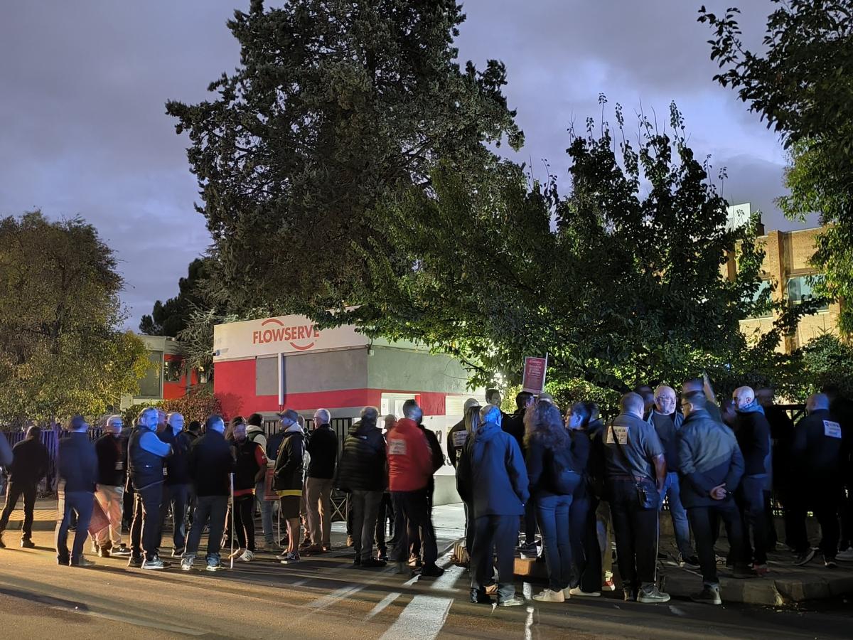 Movilizacion de CCOO Henares en Flouwserve Coslada