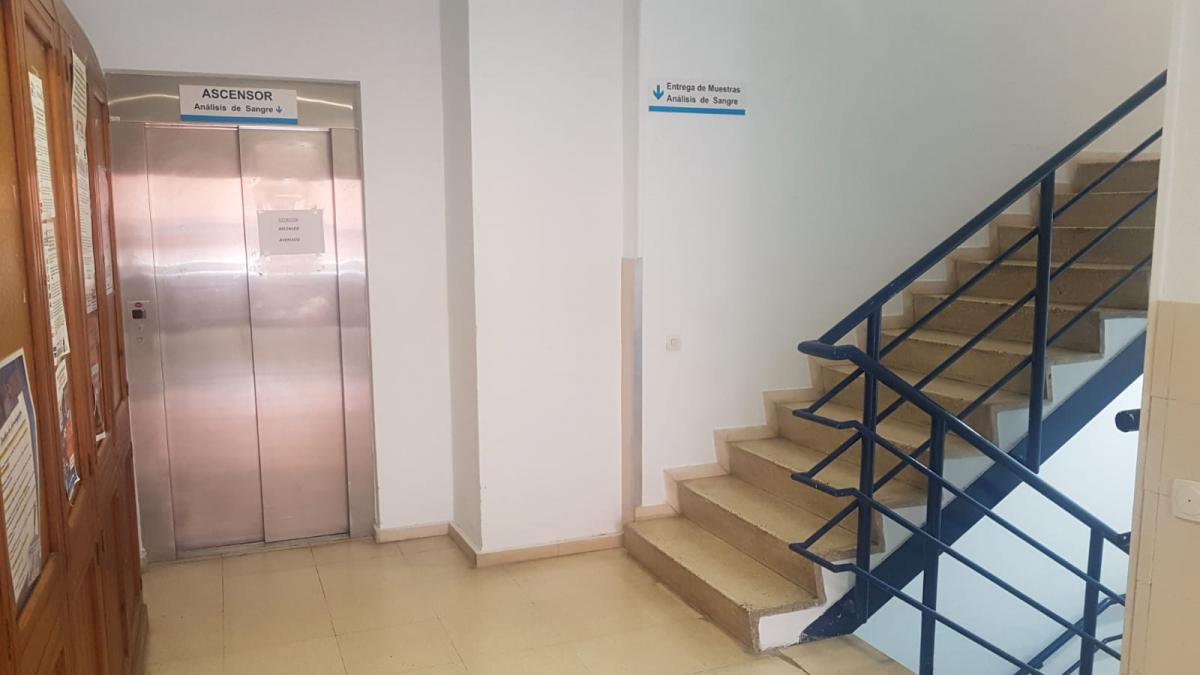 CCOO denuncia que el hospital Ni�o Jes�s lleva dos meses con tres de sus seis ascensores fuera de servicio