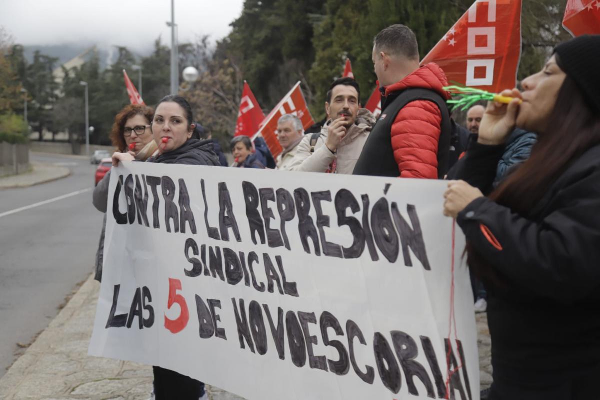 Concentración contra la represión sindical hacias las "5 de NovoEscorial"