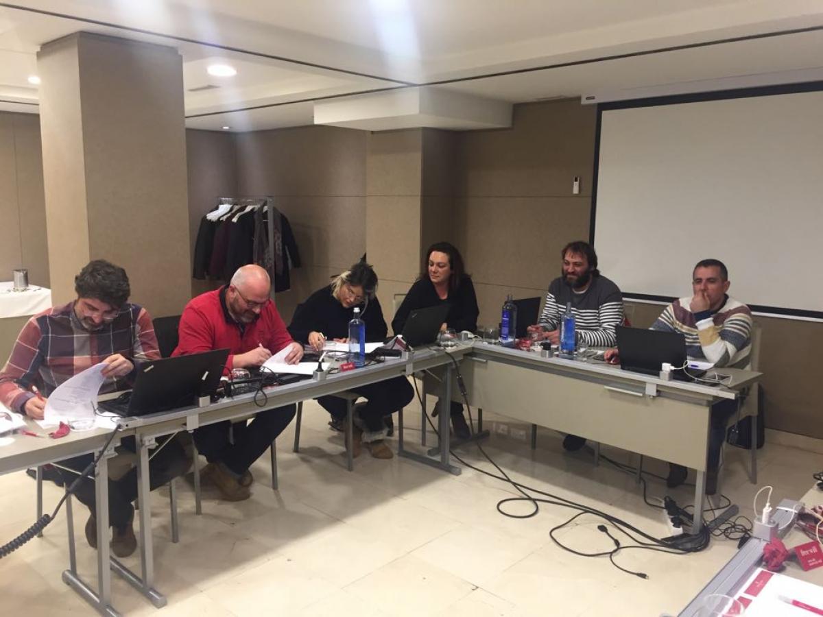 Miembros de CCOO en la reunión de la retirada del ERE de Siemens Gamesa