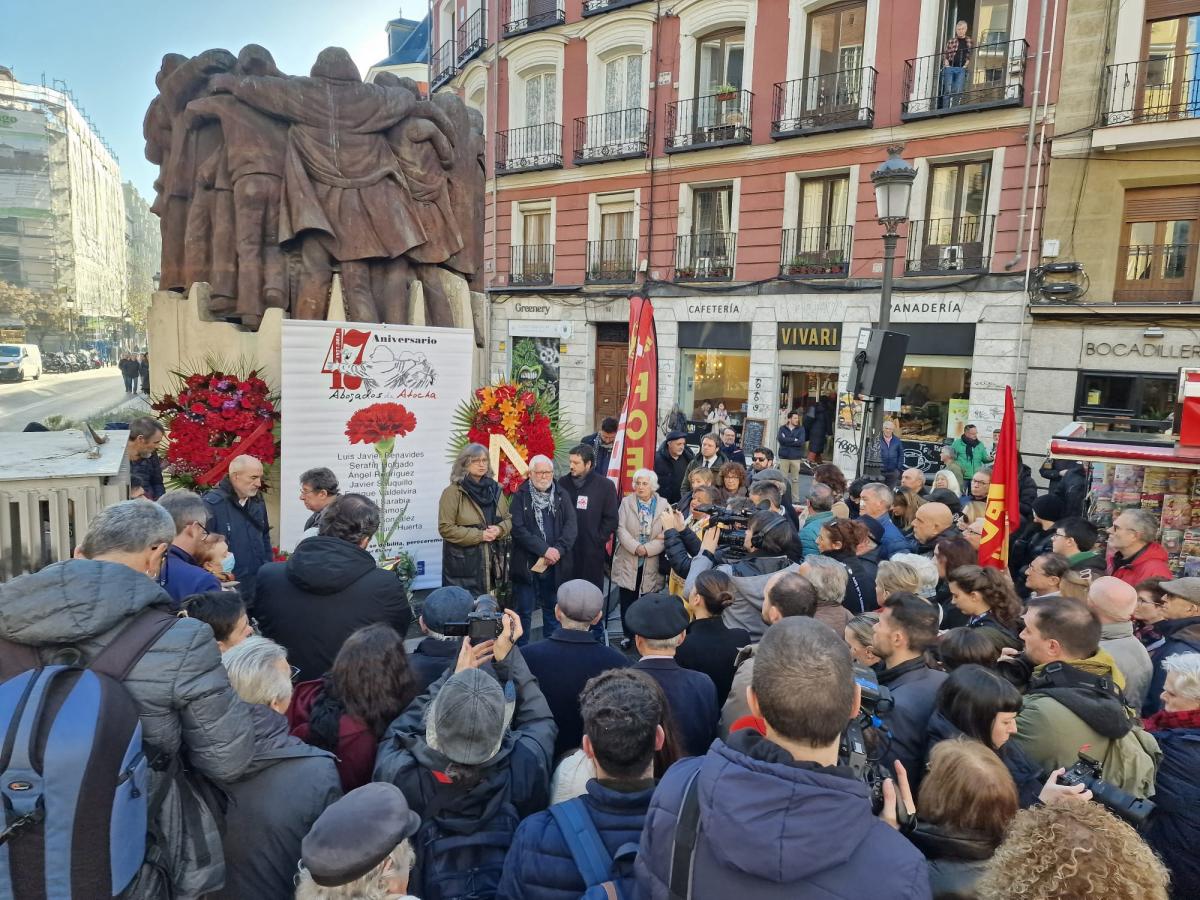 Homenaje a los Abogados de Atocha en la plaza de Antón Martín de Madrid