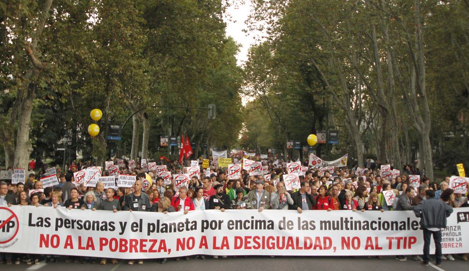 Manifestaci�n en Madrid contra la pobreza, la desigualdad y los Tratados de Libre Comercio CETA, TTIP y TISA