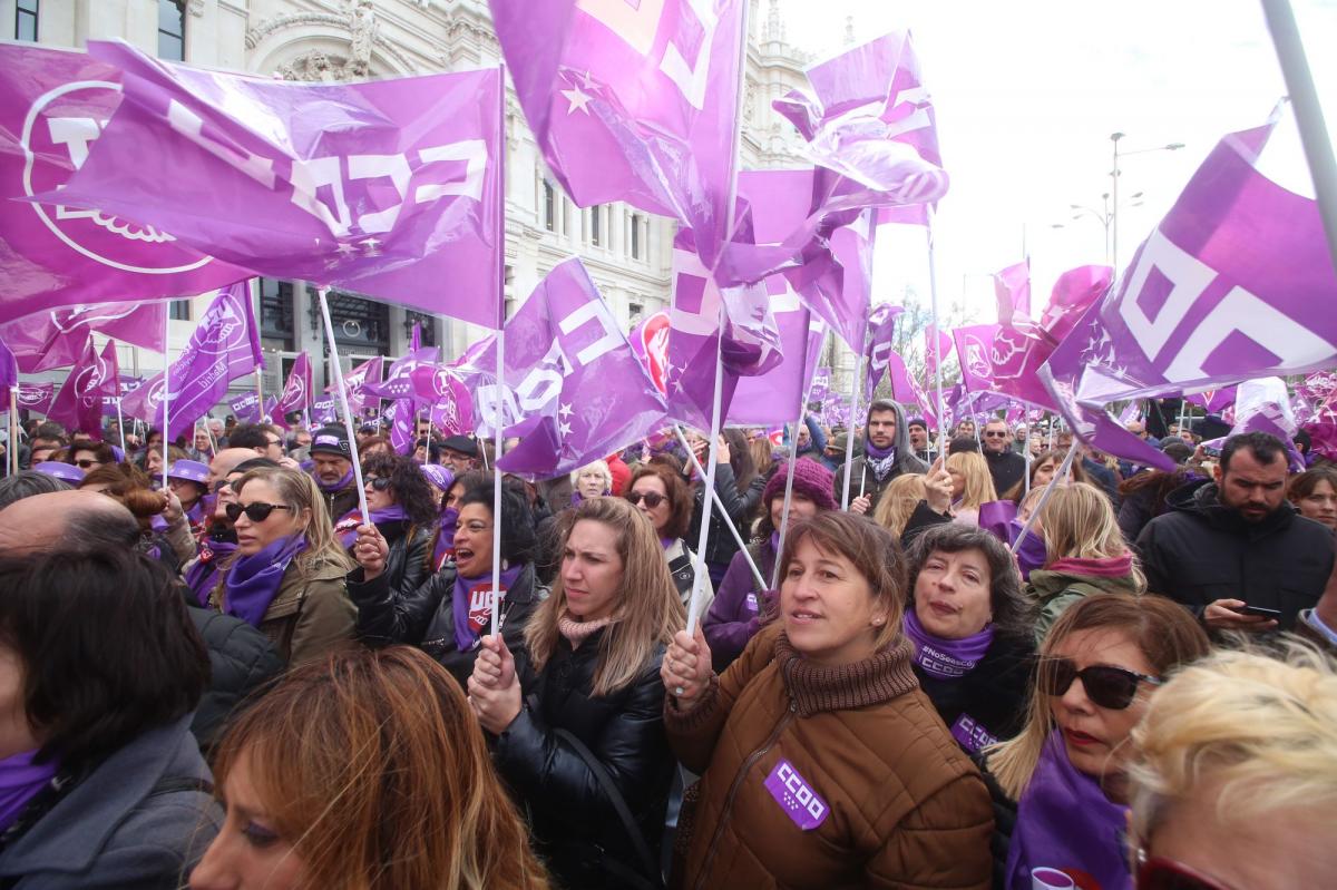 Concentracion Feminismo Sindical en Cibeles Madrid