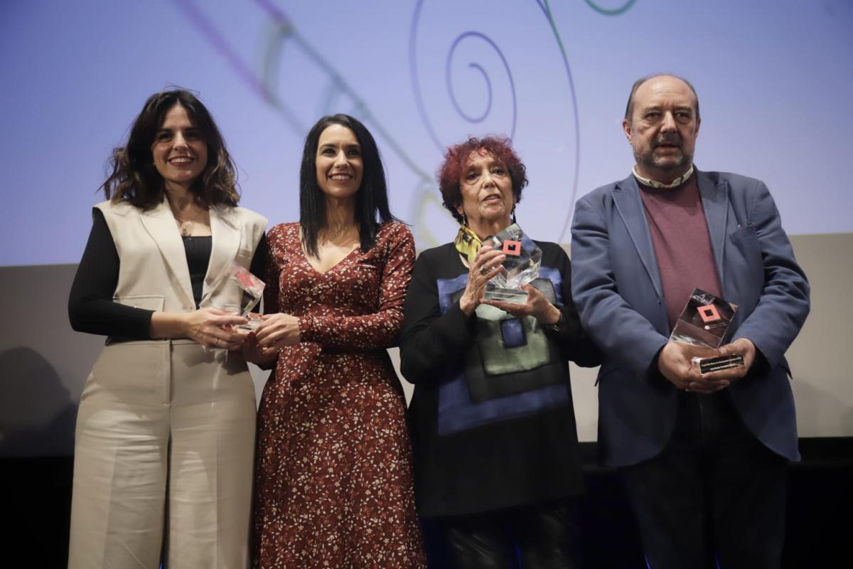 Maruja Torres, Jesús Maraña y la Unidad de Verificación de RTVE, premios Pilar Blanco 2025