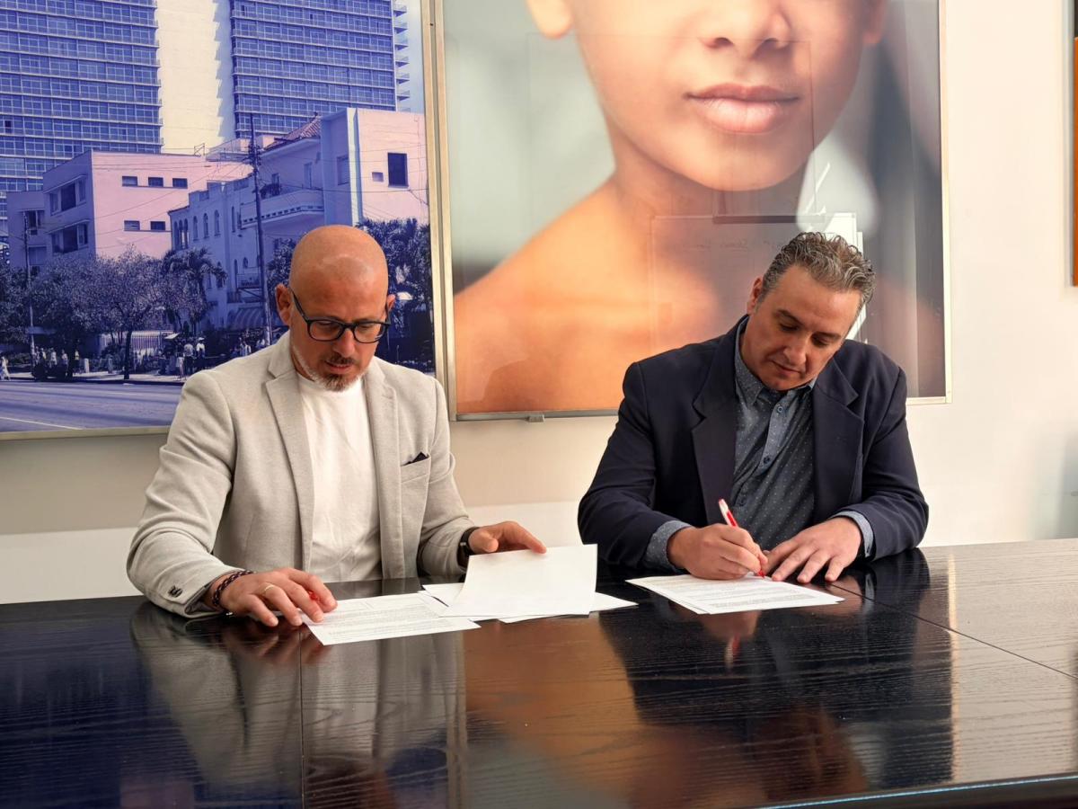 La Unión Comarcal Oeste de CCOO firma un convenio para la cualificación y acreditación profesional con el Ayuntamiento de Alcorcón durante la celebración de la Feria de Formación y Empleo