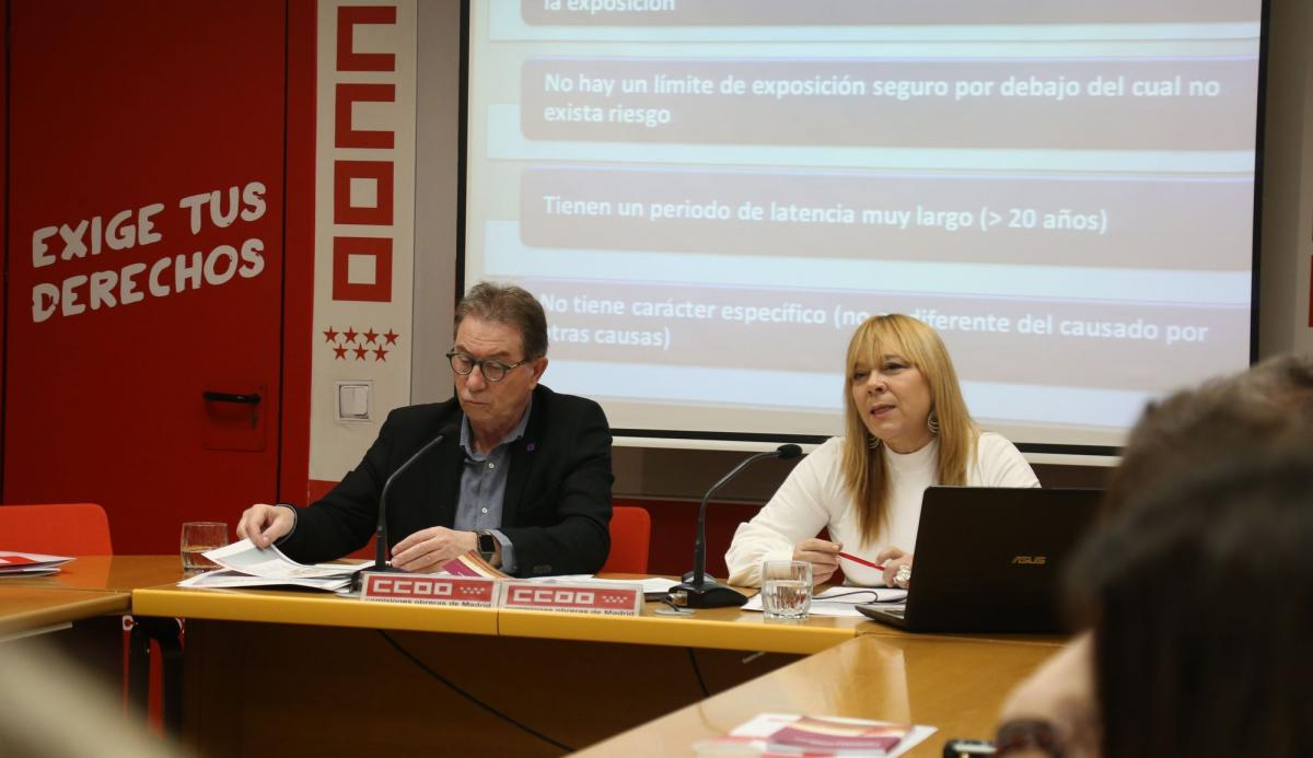 Jaime Cedrún y Carmen Mancheño en la rueda de prensa de presentación del informe
