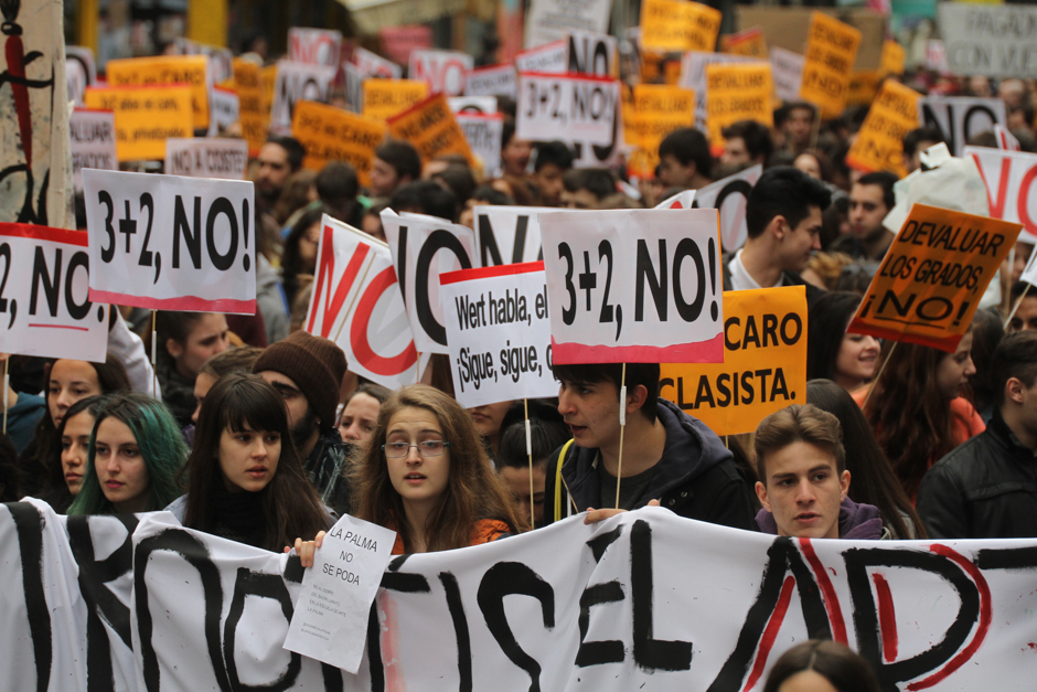 Manifestación de estudiantes contra la reforma de grados universitarios, Madrid #Noal3mas2