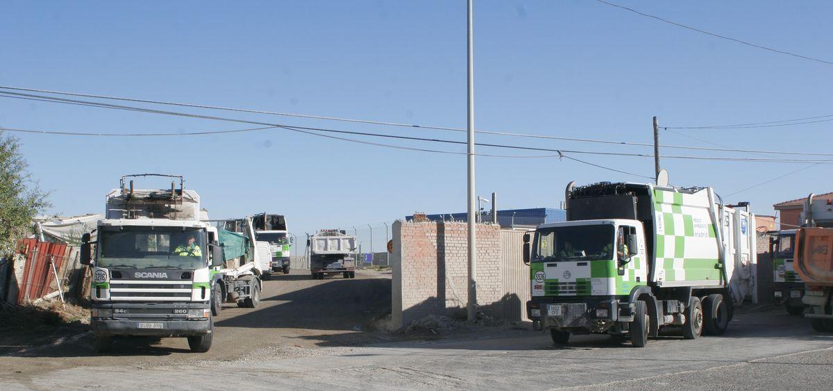 Tránsito de camiones en Valdemingómez
