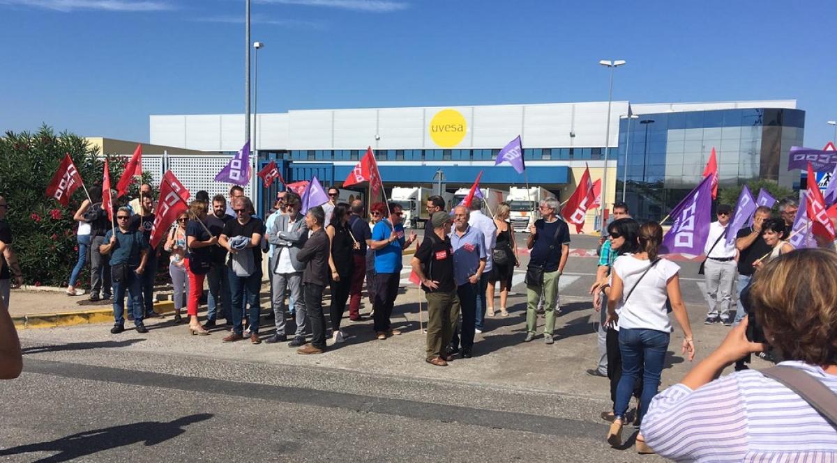Concentración de CCOO frente a la planta que UVESA tiene en Tudela