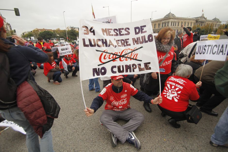 La plantilla de CocaCola Fuenlabrada sigue exigiendo justicia