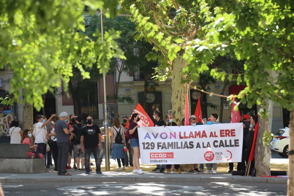 Movilizaci�n de la plantilla de Avon en Madrid