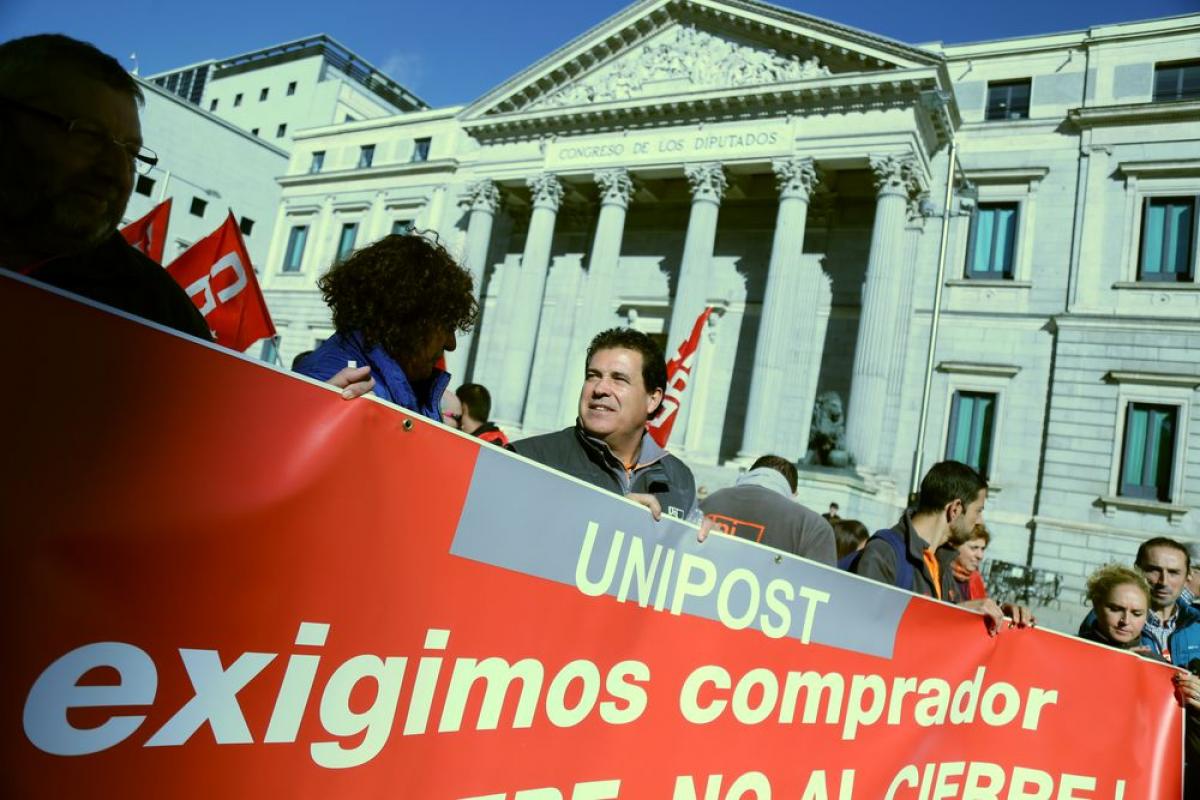 Concentraci�n de Unipost frente al Congreso de Los Diputados