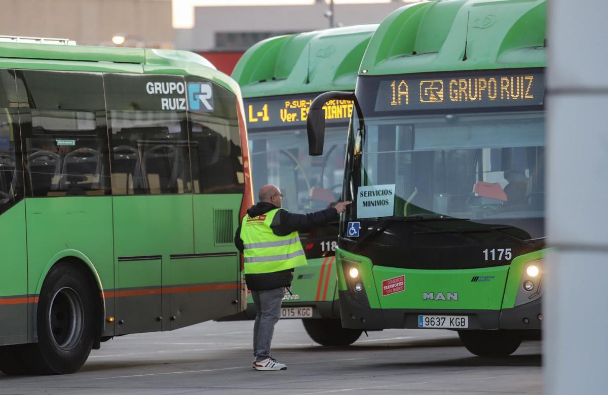 Huelga indefinida en los autobuses de la Empresa Martn (Grupo Ruiz)