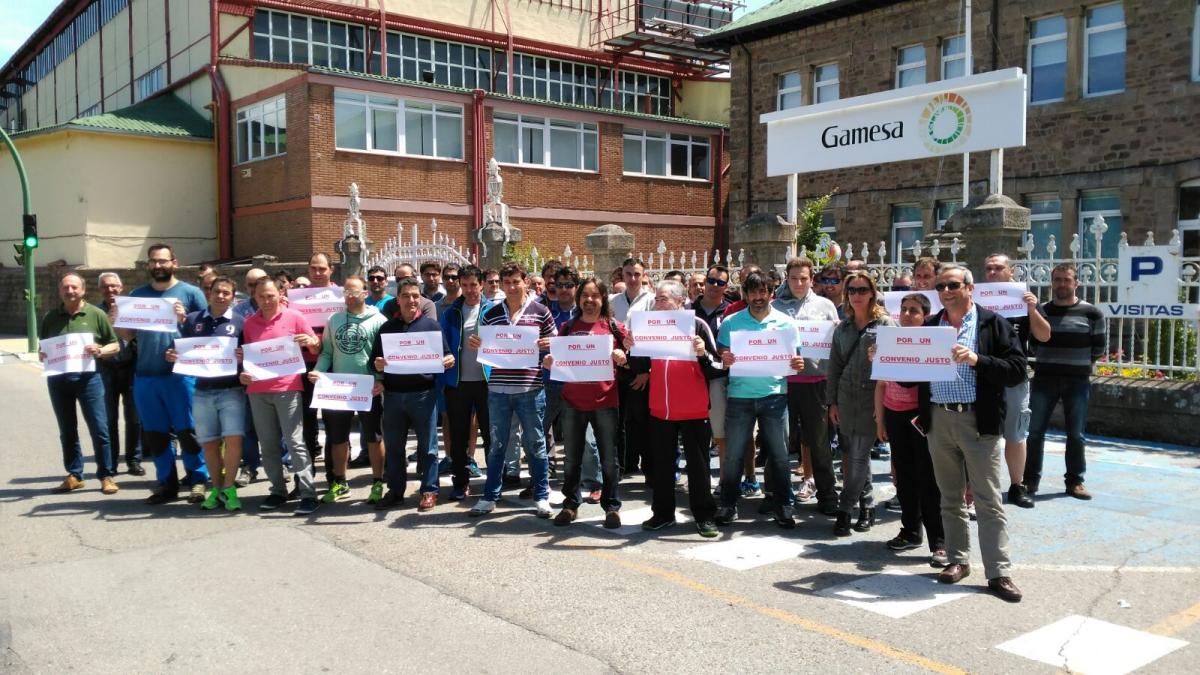 Foto de archivo. Movilización de la plantilla de Gamesa por un convenio digno