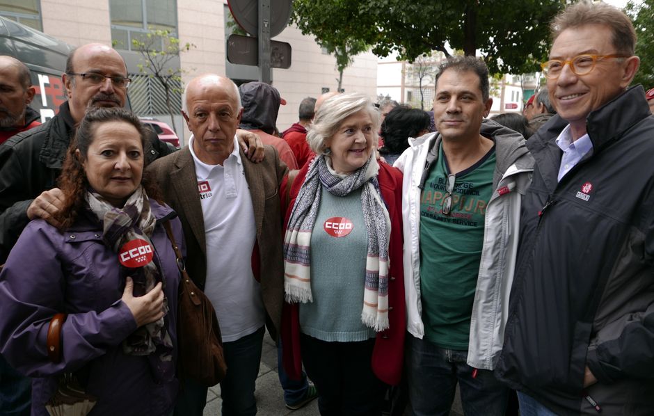 Concentración de apoyo a Juan Carlos Asenjo en los Juzgados de Fuenlabrada