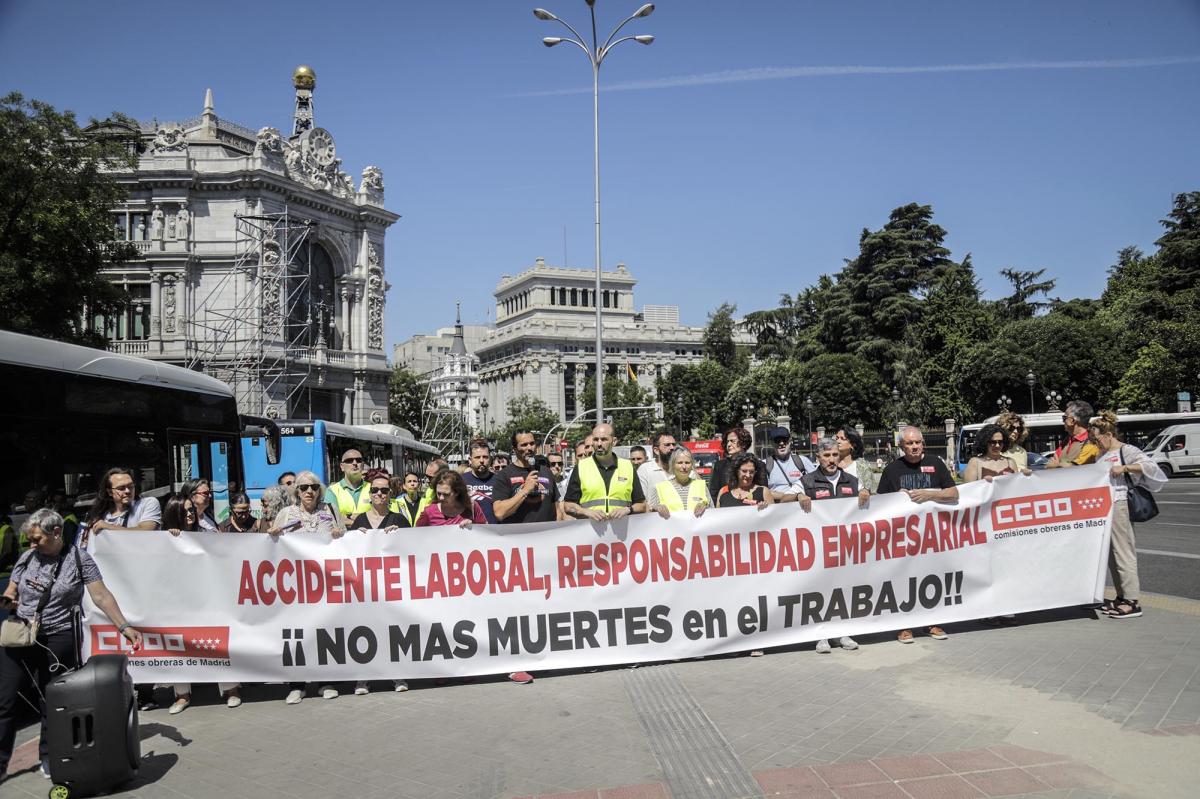 Concentración por accidente laboral mortal en Valdemíngómez