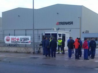El primer día de huelga en Trenasa paraliza la actividad de la planta de Castejón
