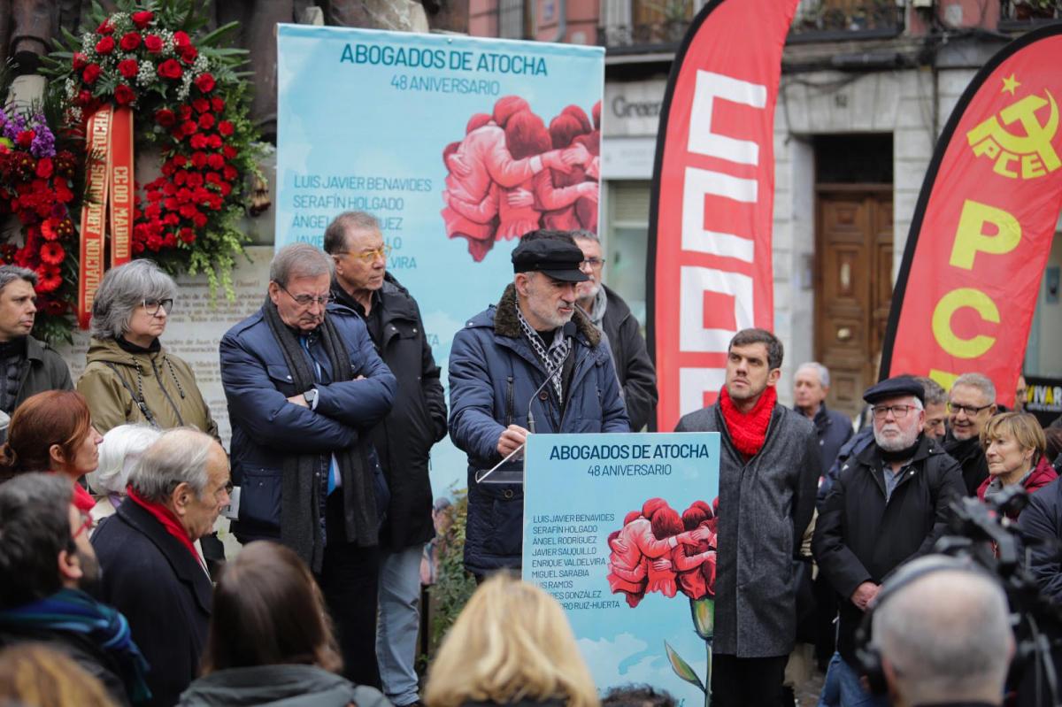 Ofrenda floral en el monumento a los Abogados de Atocha en el 48 aniversario