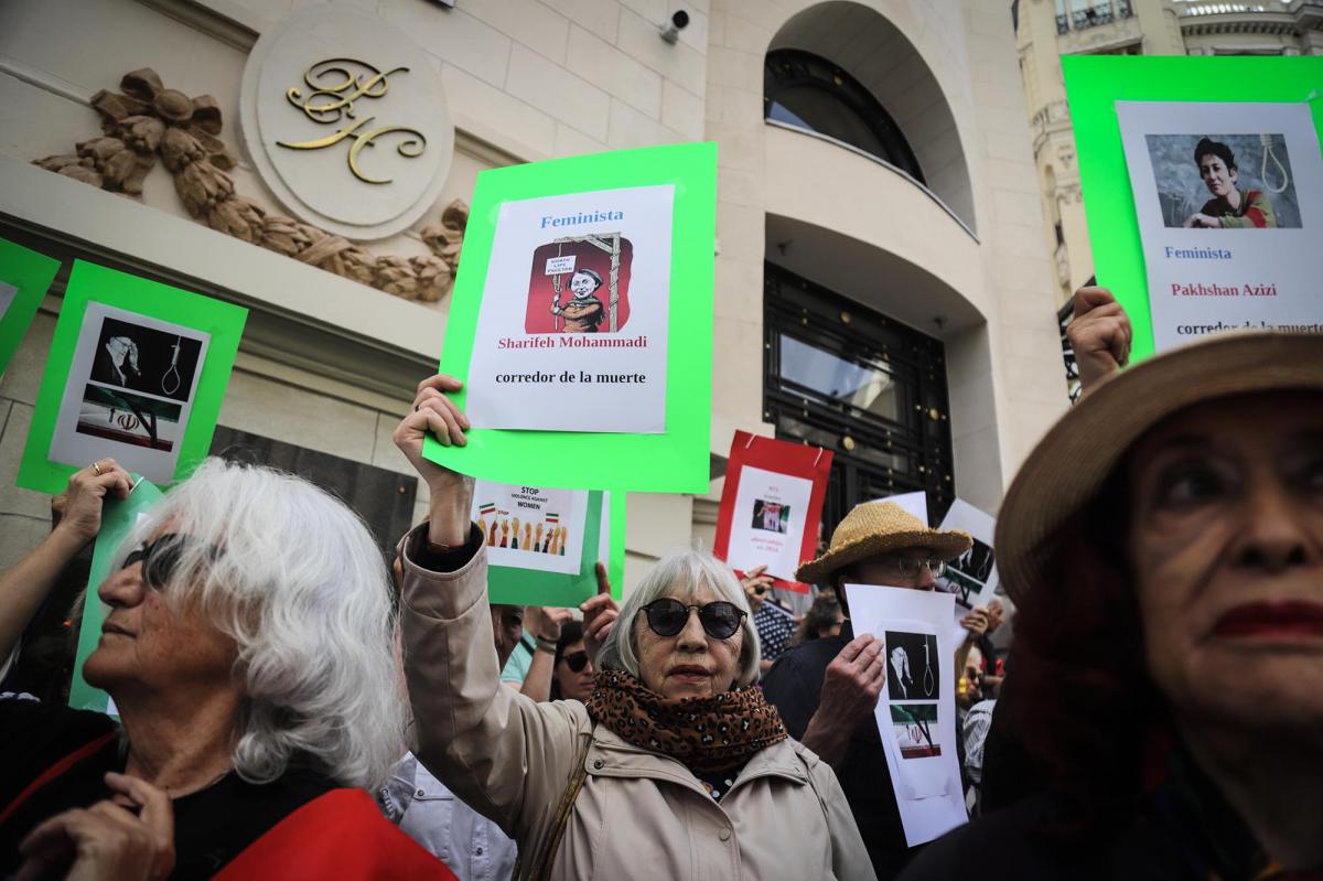 Mayo 2025. Concentración contra la ejecución de tres mujeres en Irán