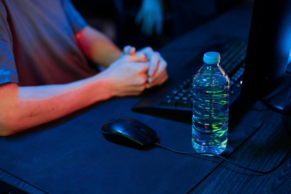 Imagen de botella de agua (de Pexels)