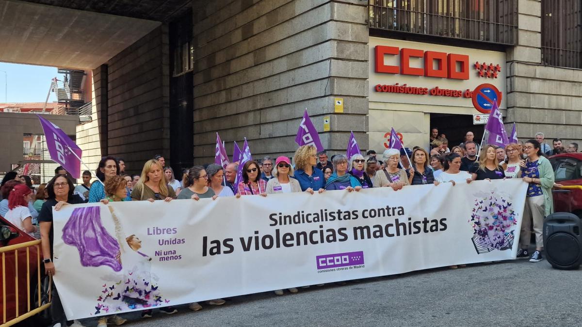 CCOO de Madrid se concentra en repulsa de nuevo asesinato machista que ha ocurrido este fin de semana en Pontevedra
