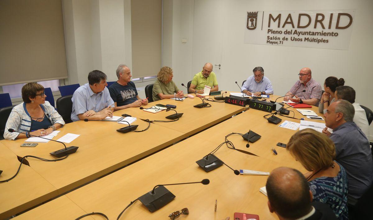 Primera reunión de CCOO y UGT con el portavoz del PSOE en el Ayuntamiento de Madrid, Pepu Hernández