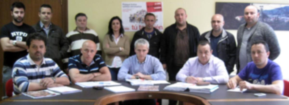 Comisión Negociadora de CCOO y representantes sindicales de los pozos en la sede de HUNOSA 