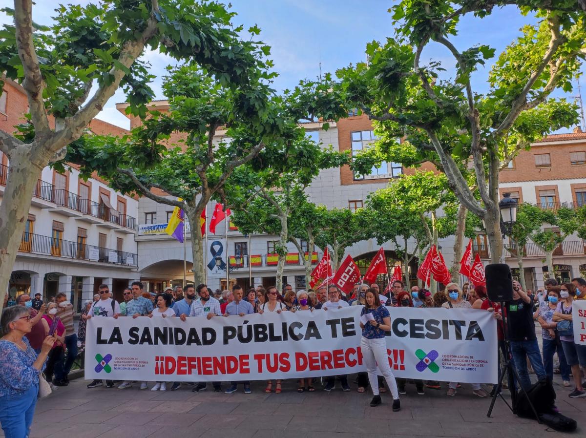 Cientos de personas claman por la Sanidad Pública en Torrejón de Ardoz