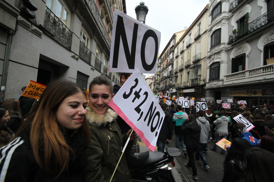Manifestación de estudiantes contra la reforma de grados universitarios, Madrid #Noal3mas2