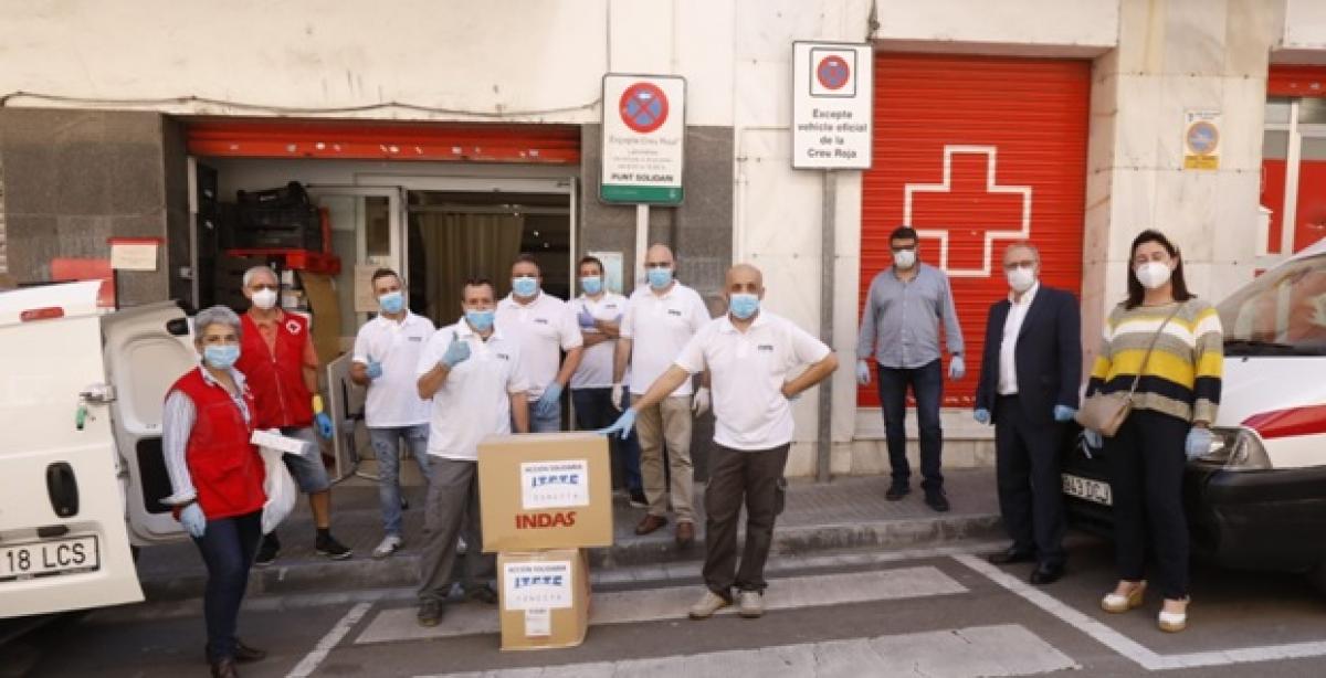 Reparto de parte del material a Cruz Roja