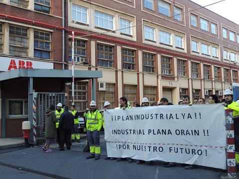 Concentración de hoy frente a las instalaciones de ABB Ring Motors de Trapaga.