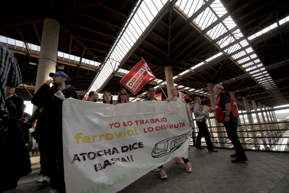 Huelga de la plantilla de Ferrovial de Servicios de Tierra de Atocha